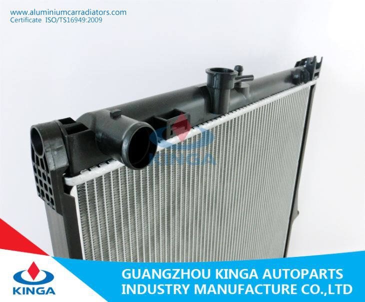 Wavy Fin Isuzu Car Radiator For Pickup Dmax 2006- ISO 9001
